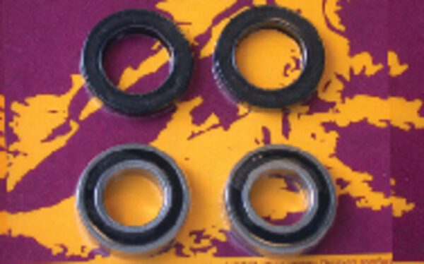 PIVOT WORKS Front Wheel Bearings And Seals Kit (PWFWK-Y06-021)