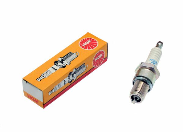 NGK Standard Spark Plug - BR8ECM (3035)